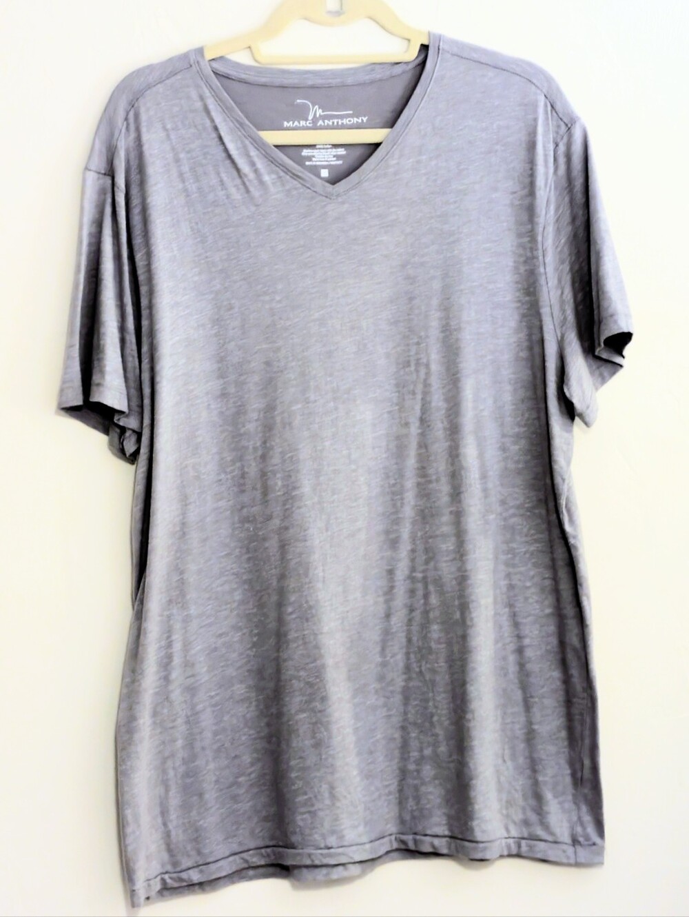 Marc Anthony Men’s Slim Fit V-Neck T-Shirt Gray 100% Cotton XL